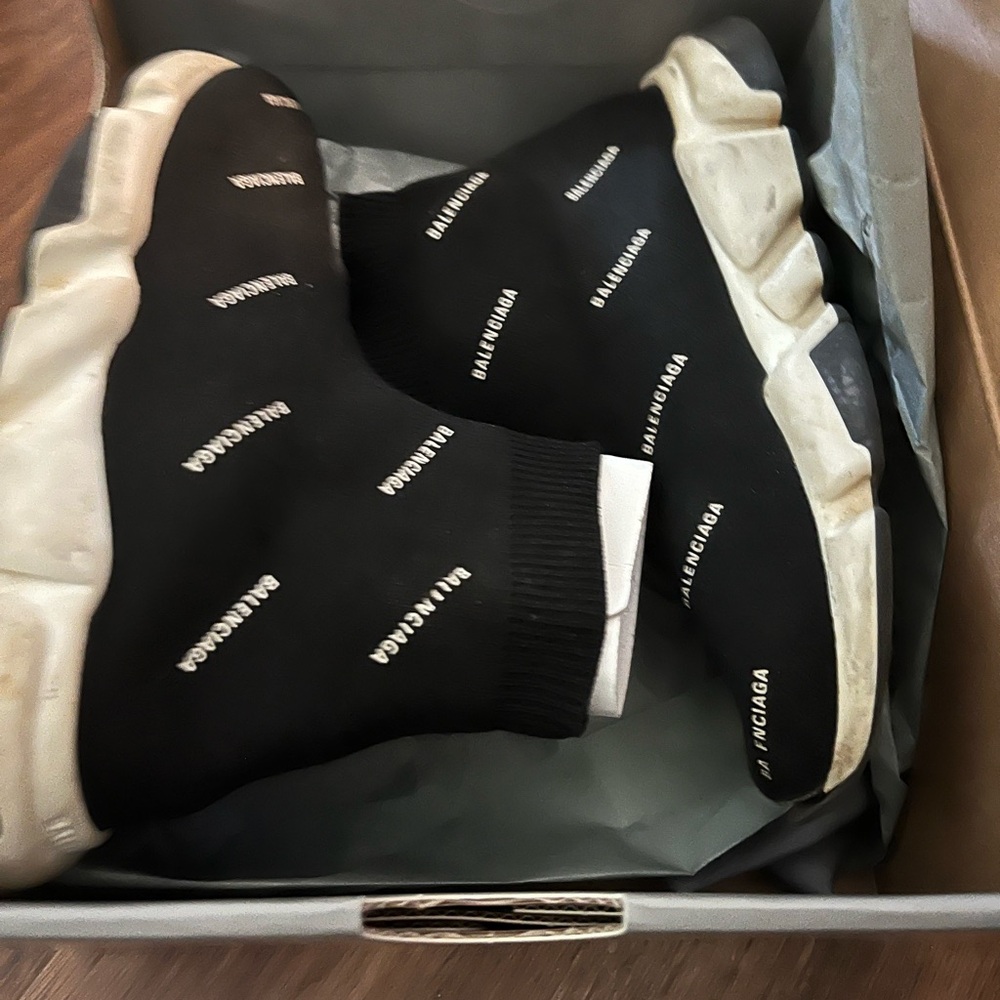 BALENCIAGA Kids Sneakers Sz 29/30